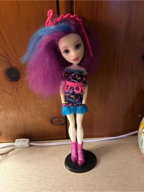 Ari Hauntington monster high doll electrified